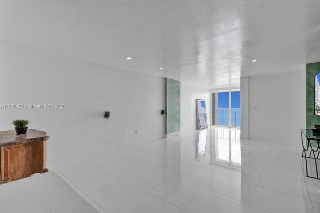 6450 Collins Ave 1204, Miami Beach, FL 33141