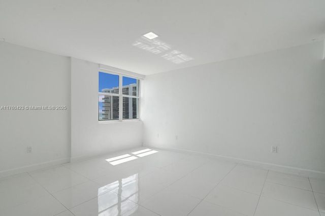 6450 Collins Ave 1204, Miami Beach, FL 33141