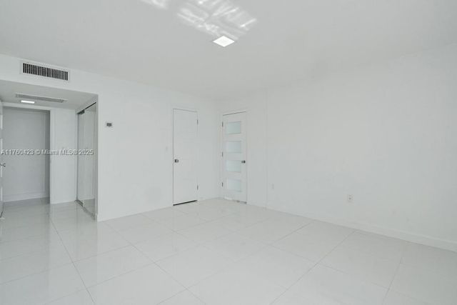 6450 Collins Ave 1204, Miami Beach, FL 33141