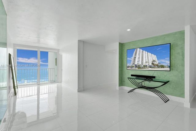 6450 Collins Ave 1204, Miami Beach, FL 33141
