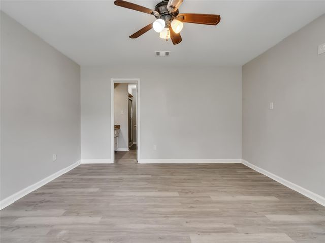 612 Orangewood Drive, Conroe, TX 77302