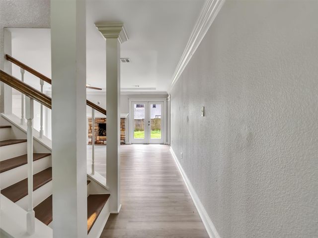 612 Orangewood Drive, Conroe, TX 77302