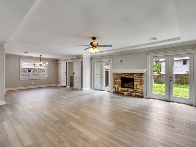 612 Orangewood Drive, Conroe, TX 77302