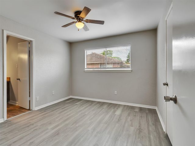 612 Orangewood Drive, Conroe, TX 77302