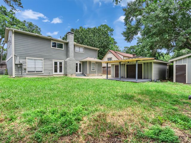 612 Orangewood Drive, Conroe, TX 77302