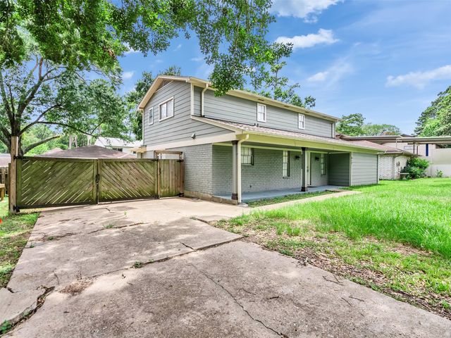612 Orangewood Drive, Conroe, TX 77302