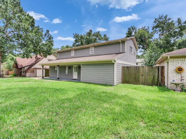612 Orangewood Drive, Conroe, TX 77302