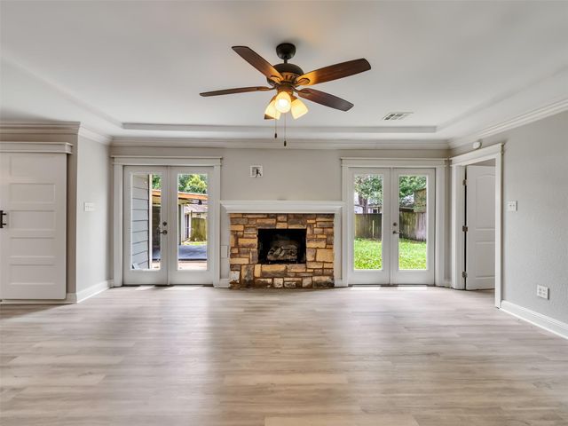 612 Orangewood Drive, Conroe, TX 77302