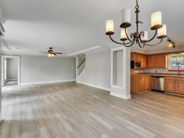 612 Orangewood Drive, Conroe, TX 77302