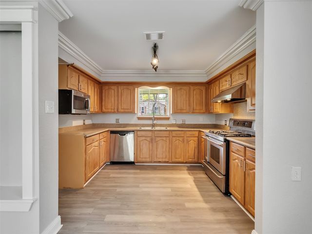 612 Orangewood Drive, Conroe, TX 77302