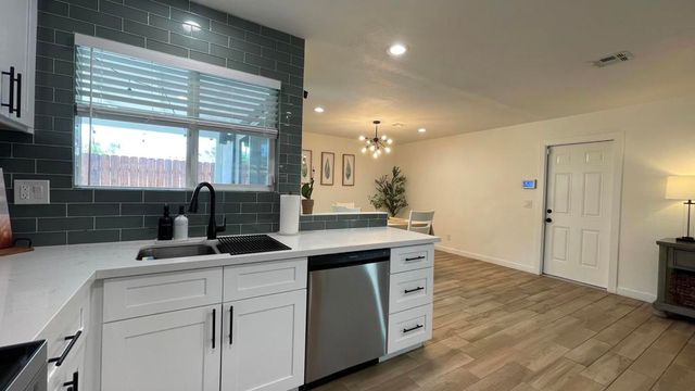 54200 Avenida Juarez, La Quinta, CA 92253