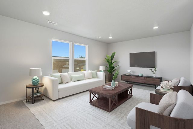 718 E 4th St, Deer Park, WA 99006