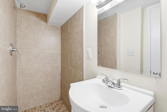 237 15TH ST SE, Washington, DC 20003