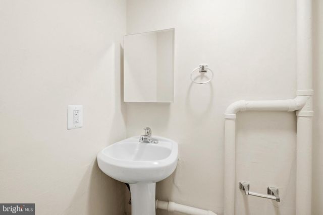 237 15TH ST SE, Washington, DC 20003