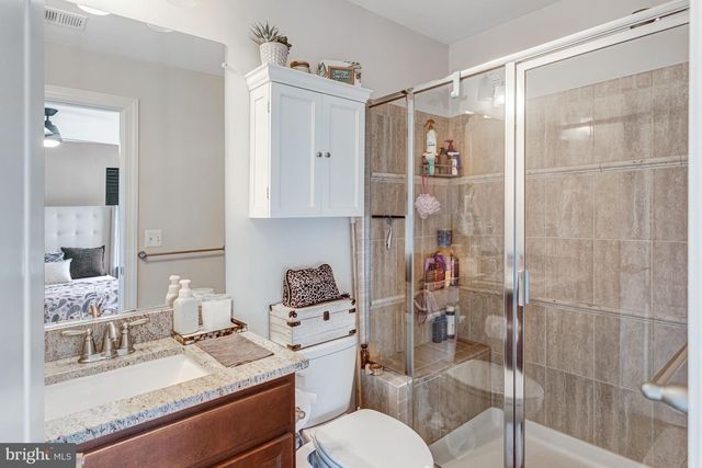 8173 FALLS GROVE DR, Manassas, VA 20111