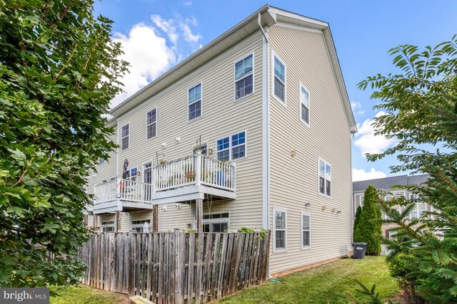 8173 FALLS GROVE DR, Manassas, VA 20111