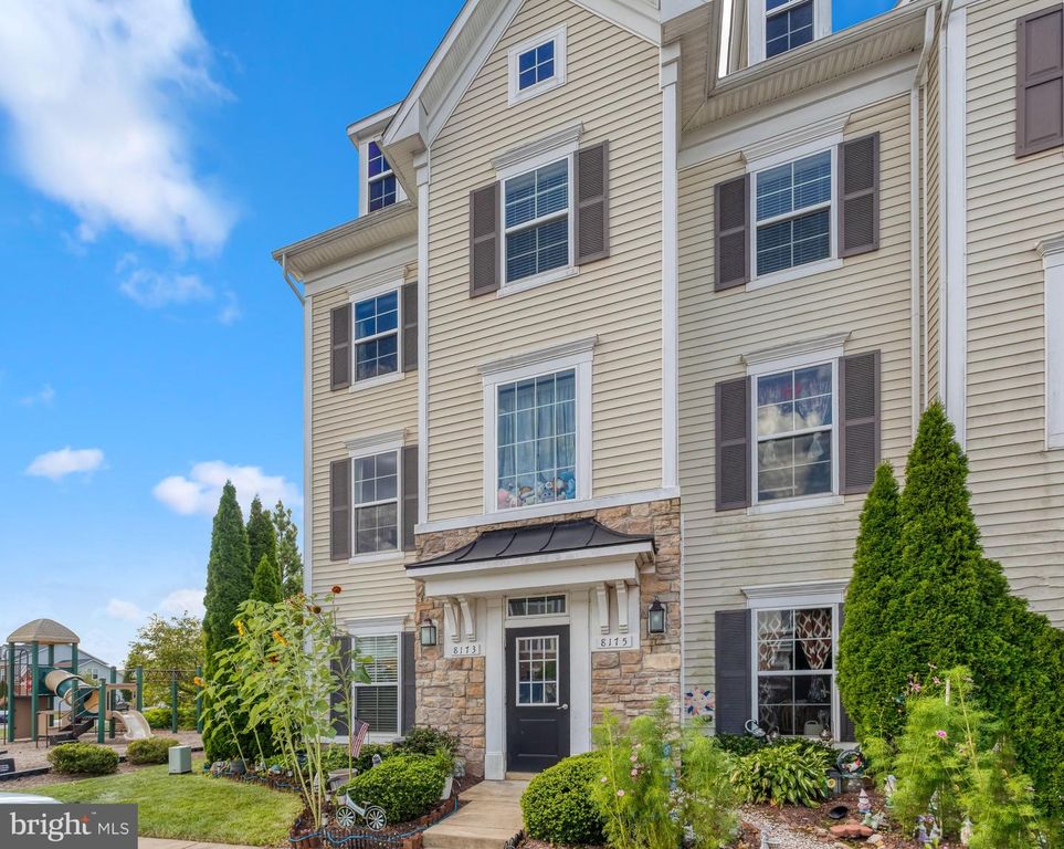 8173 FALLS GROVE DR, Manassas, VA 20111