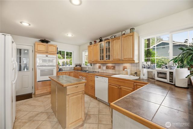 16028 94th Avenue NW, Stanwood, WA 98292