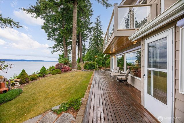 16028 94th Avenue NW, Stanwood, WA 98292