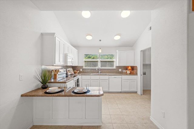1405 Johnson ST, Marble Falls, TX 78654