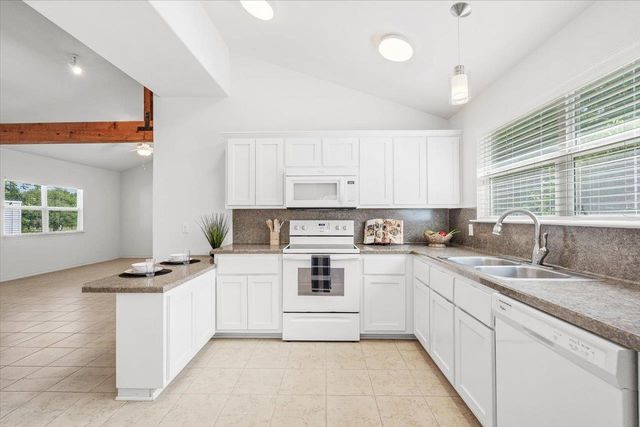 1405 Johnson ST, Marble Falls, TX 78654