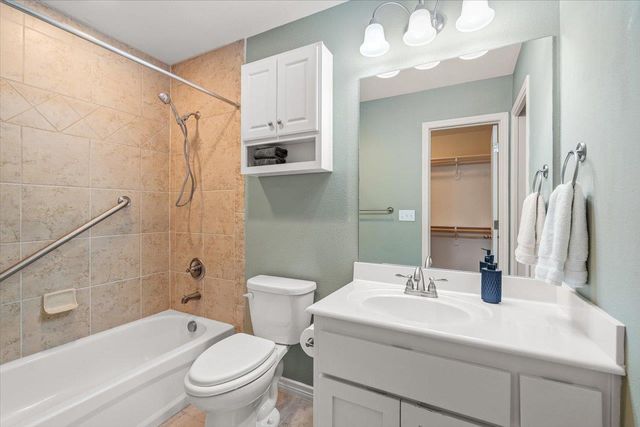 1405 Johnson ST, Marble Falls, TX 78654