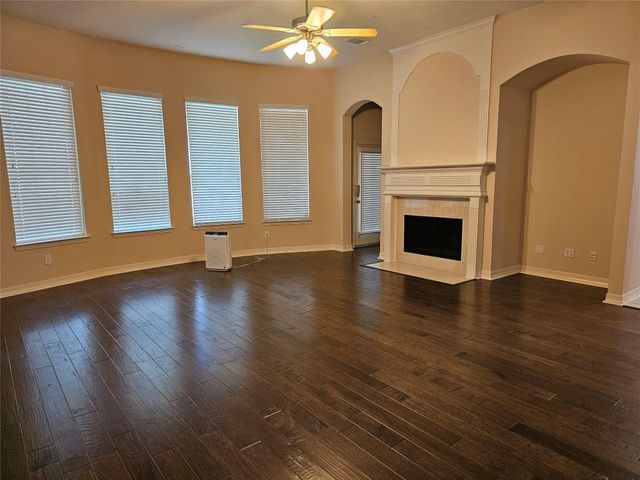 3218 Waters Edge Drive, Manvel, TX 77578
