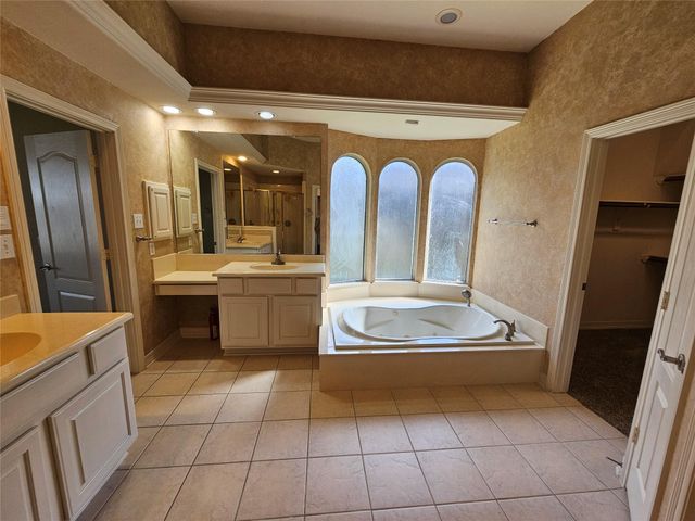 3218 Waters Edge Drive, Manvel, TX 77578