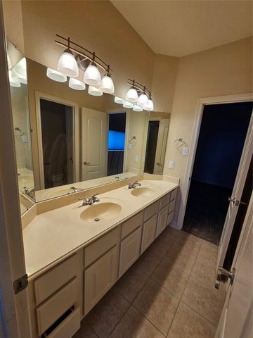 3218 Waters Edge Drive, Manvel, TX 77578