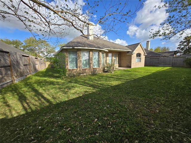 3218 Waters Edge Drive, Manvel, TX 77578