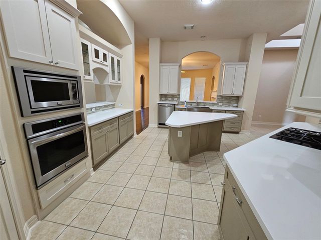3218 Waters Edge Drive, Manvel, TX 77578