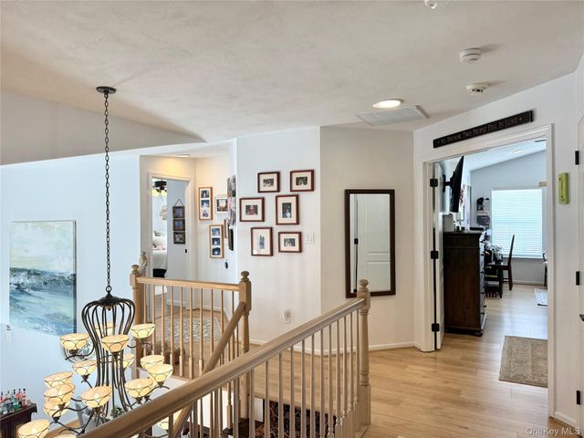 186 Windwatch Drive, Hauppauge, NY 11788