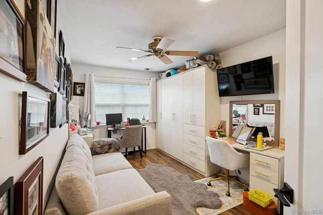 186 Windwatch Drive, Hauppauge, NY 11788