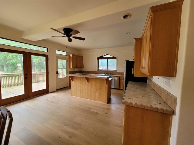 281 Earl Callahan RD A, Cedar Creek, TX 78612