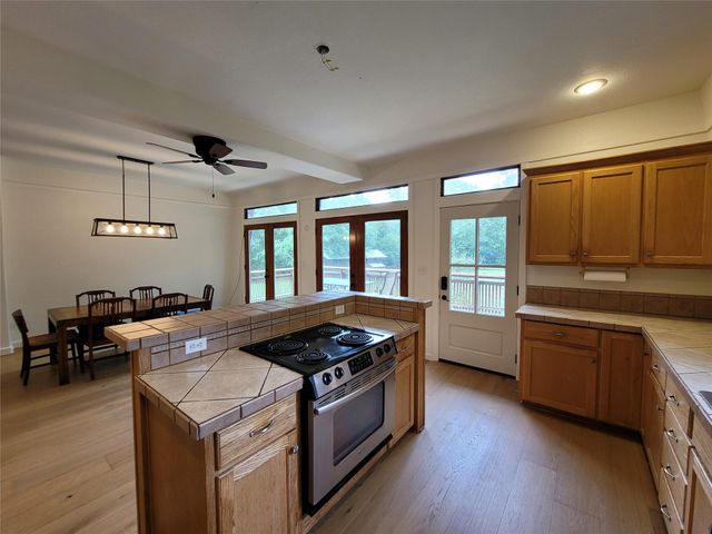 281 Earl Callahan RD A, Cedar Creek, TX 78612