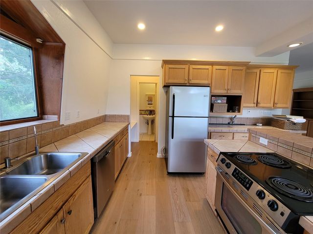 281 Earl Callahan RD A, Cedar Creek, TX 78612