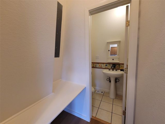 281 Earl Callahan RD A, Cedar Creek, TX 78612