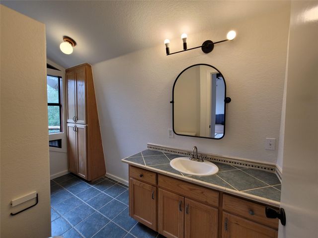 281 Earl Callahan RD A, Cedar Creek, TX 78612