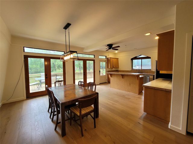 281 Earl Callahan RD A, Cedar Creek, TX 78612