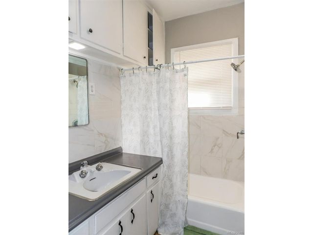 908 E 9th St, Pueblo, CO 81001