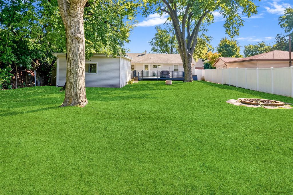 1324 Hamilton Avenue, Elmhurst, IL 60126 — photo 2