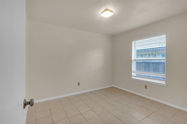 7409 Meadow Creek Drive, Fort Worth, TX 76133