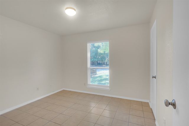 7409 Meadow Creek Drive, Fort Worth, TX 76133