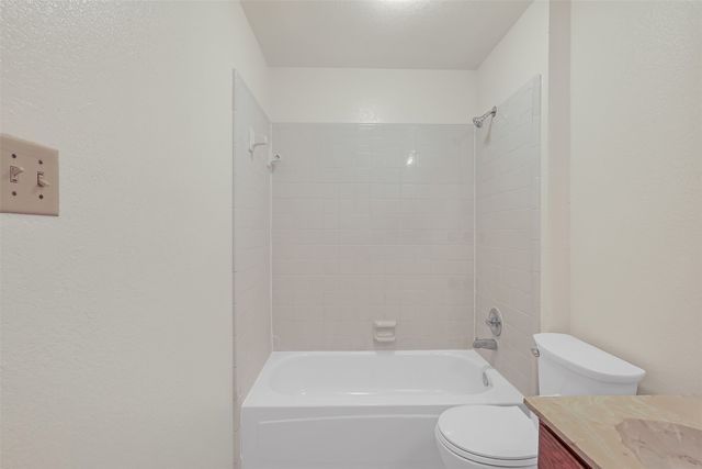 7409 Meadow Creek Drive, Fort Worth, TX 76133