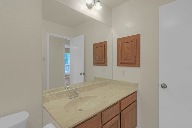 7409 Meadow Creek Drive, Fort Worth, TX 76133