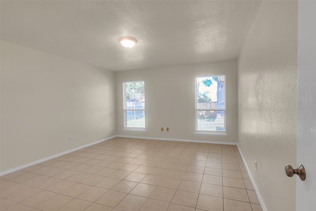 7409 Meadow Creek Drive, Fort Worth, TX 76133