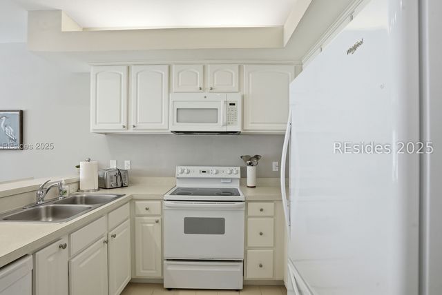 19 Wimbledon Ct Unit 203, Hilton Head Island, SC 29928