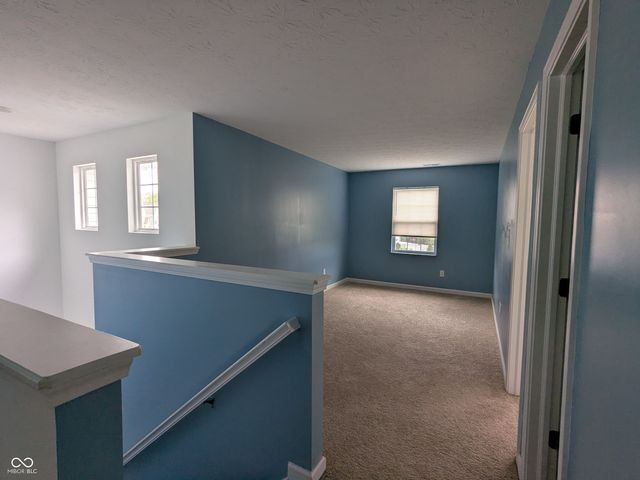 1571 N Creekwater Pass, Greenfield, IN 46140
