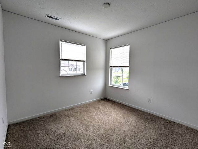 1571 N Creekwater Pass, Greenfield, IN 46140