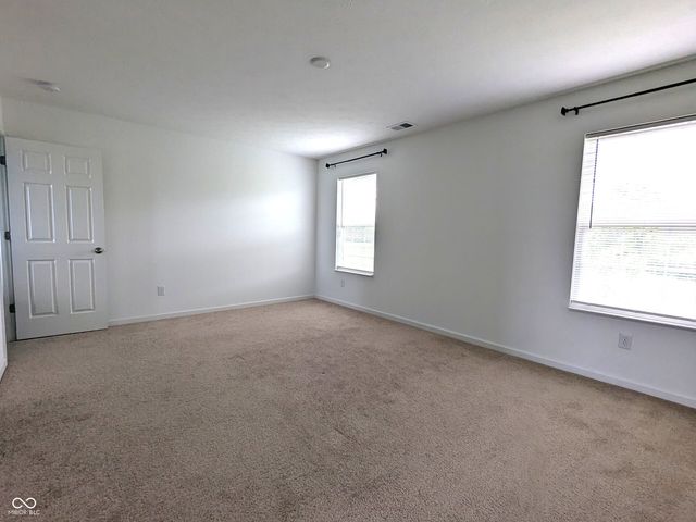 1571 N Creekwater Pass, Greenfield, IN 46140